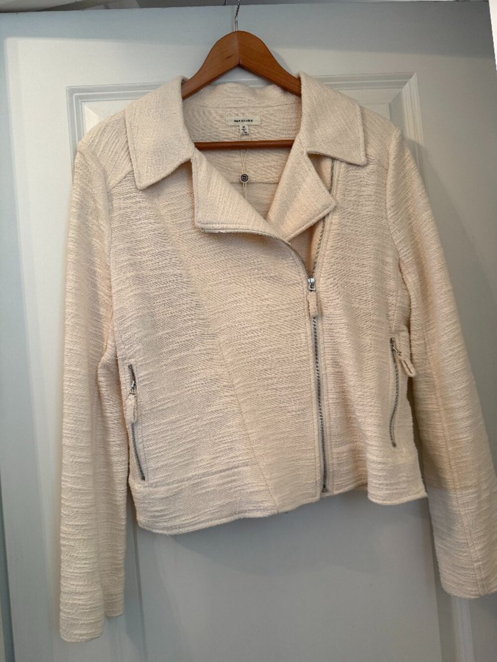 Max studio cotton jacket with 2 zippered side pockets